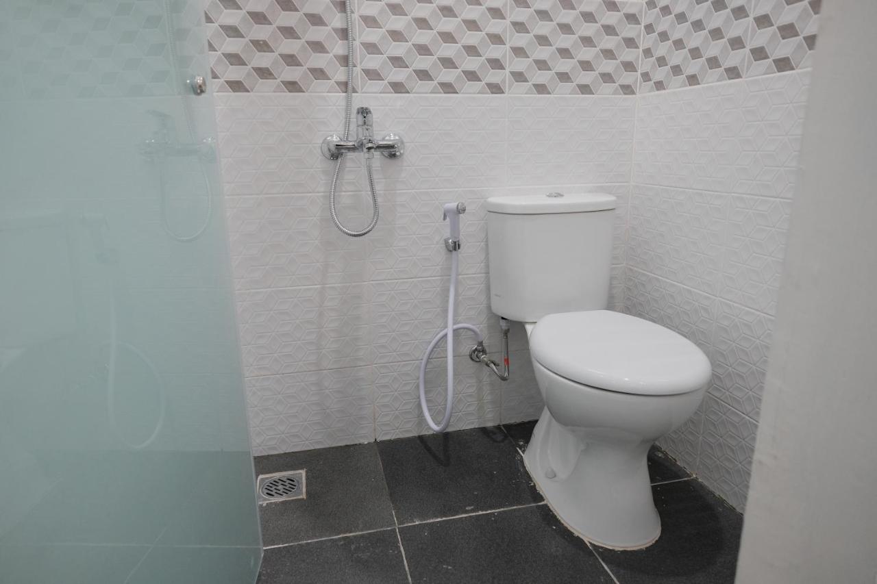RedDoorz near Taman Palem Otel Cakarta Dış mekan fotoğraf